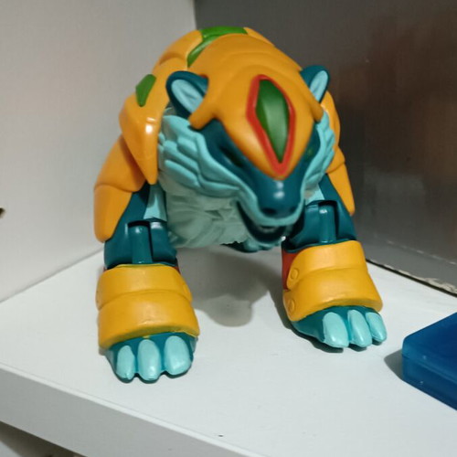 Gormiti Hyper Beast Cryos figure used with sound and light