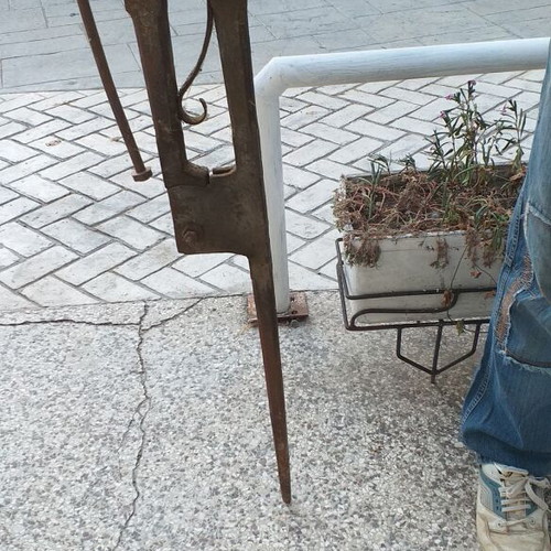 Μέγγενη πάγκου παλιά μεταχειρισμένη, σταθερή, συλλεκτική