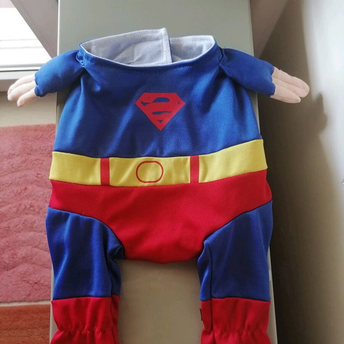 Superman dog outfit like new, size L