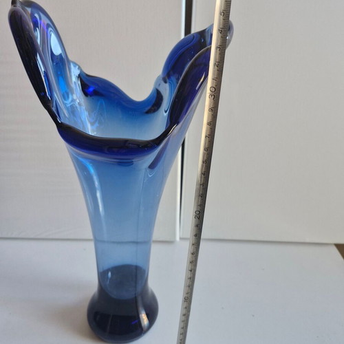 Blue glass vase vintage like new