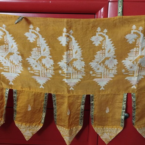 Indian woven bed valance like new, cotton, Jamdani technique
