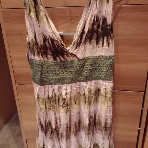 Dress like new in earthy tones