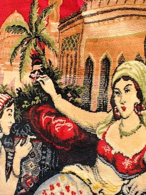 Vintage βελούδινη ταπισερί τοίχου «Η Καλλονή με τον Καφέ», 120 x 187 εκ.