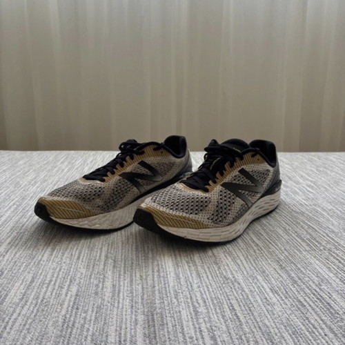 New Balance Fresh Foam Vongo v2 athletic shoes size 43