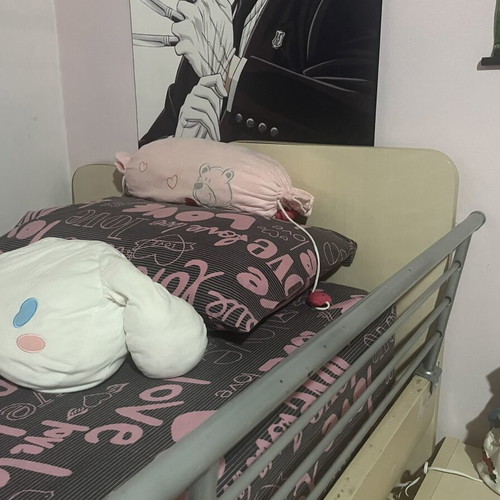 Children's bed used with some imperfections, old furniture