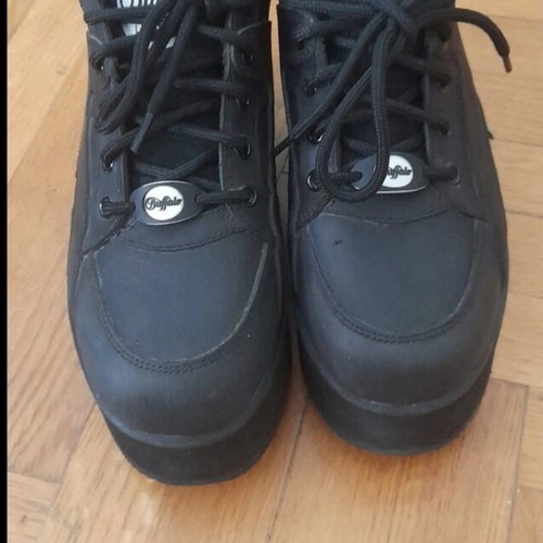 Buffalo London 1330-6 Low Black Platform Sneakers like new, size 39