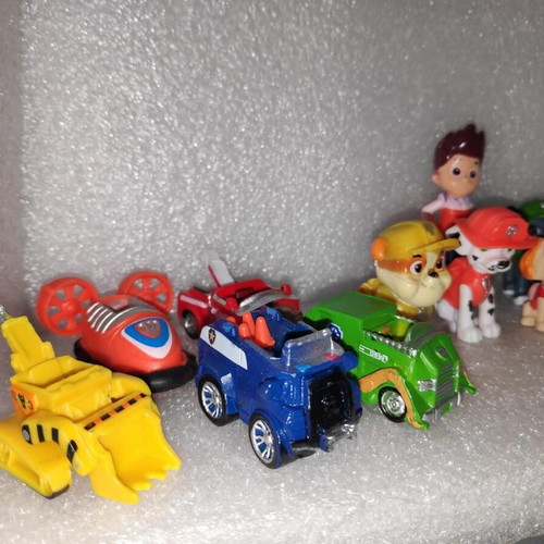Paw Patrol collectible figures set of 12 like new