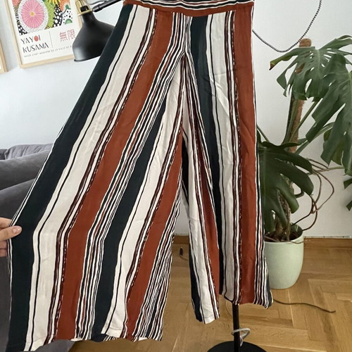 Anel striped zip culottes with elastic waist, like new, colorful