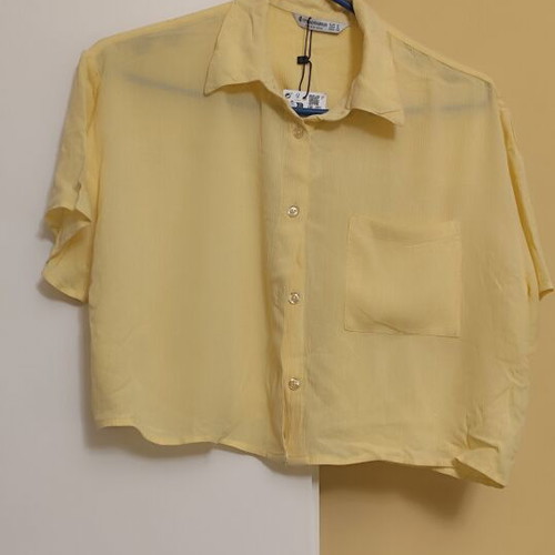 Stradivarius Crop Short-Sleeve Shirt new, pastel yellow, medium