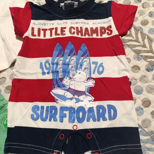 Baby clothing set like new with gifts for 1-month-old