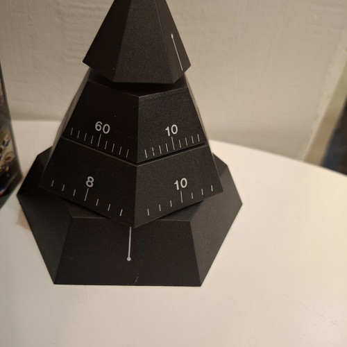 1988 Time Pyramid 4-D Επιτραπέζιο ρολόι μαύρο, λειτουργικό, περιστρεφόμενο, μπαταρίας