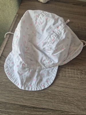 Baby hat like new, size 6-12 months