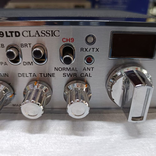 Cobra 29LTD Classic CB radio with microphone