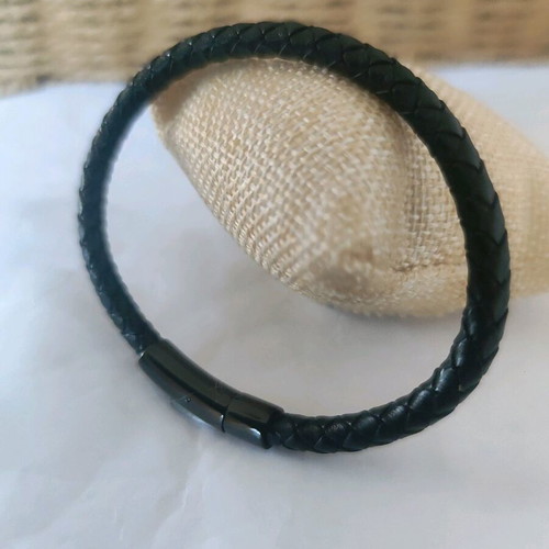 Bracelet cuff made of steel and genuine leather, new, black