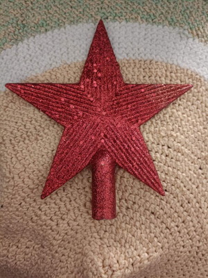 Red star used, medium size
