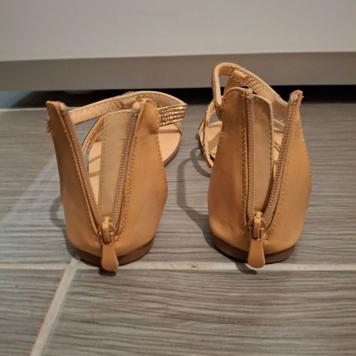 Migato women's flat sandals like new, beige and pink with rhinestones