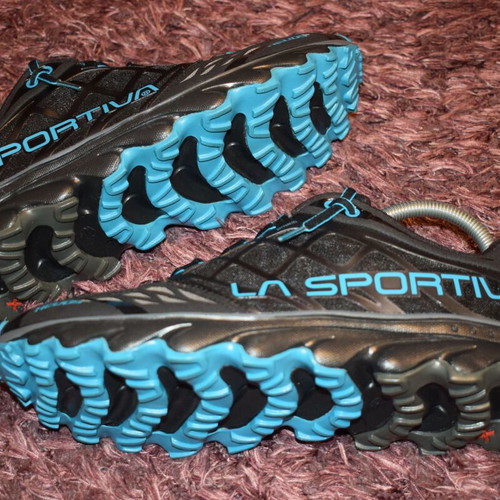 La Sportiva Helios RS men's sports shoes new, size 44.5, black and blue