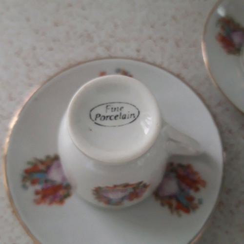 Vintage porcelain coffee cups like new