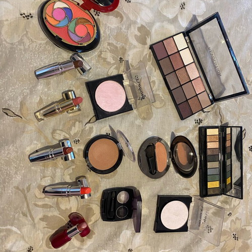 Makeup and cosmetics set like new