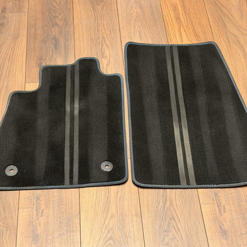Ford Fiesta St Mk8/8.5 front mats like new, black with blue stitching