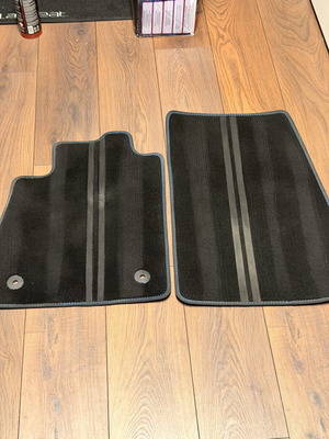 Ford Fiesta St Mk8/8.5 front mats like new, black with blue stitching