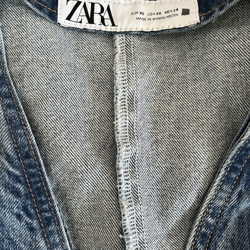 Zara denim vest like new with gold buttons, blue
