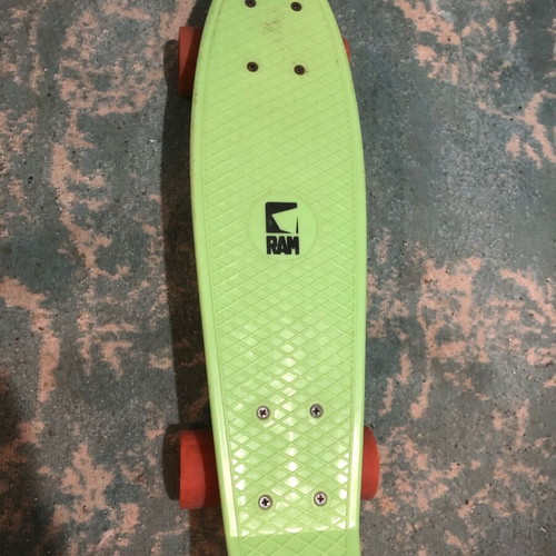 Penny board RAM like new