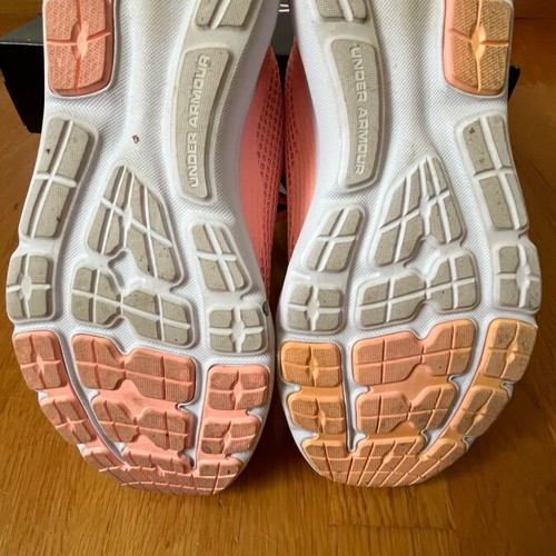 Under Armour athletic shoes new, salmon color, size 38.5