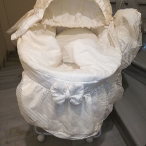 Baby basket and lounger new with iron base and wicker basket