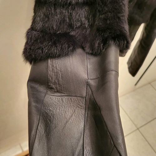 Women's black leather jacket with fur Medium like new