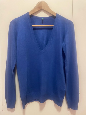 Benetton πουλόβερ με λαιμόκοψη V μπλε σαν καινούργιο
