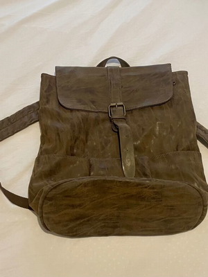 Brown backpack bag like new