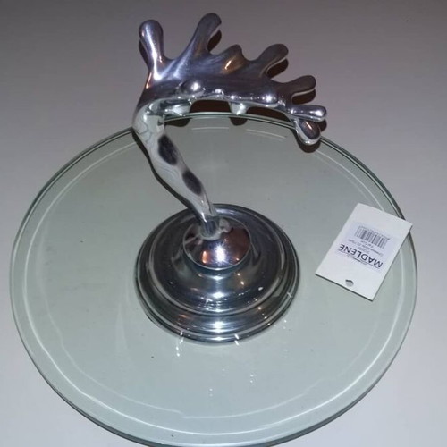 Madlene serving platter new in box with silver decoration
