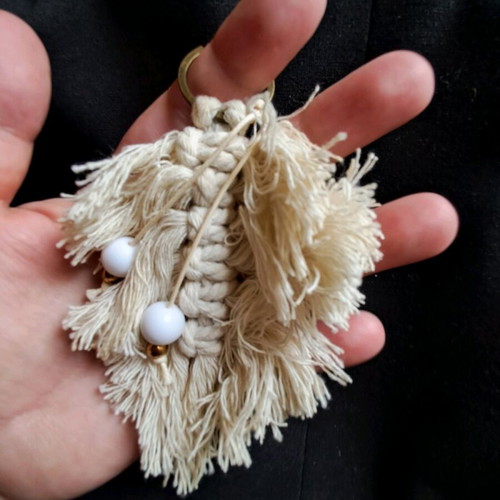 Macrame keychain white new
