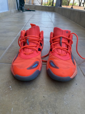 Μπασκετικά παπούτσια Adidas σαν καινούργιο, ροζ, μέγεθος 41.5