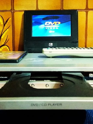 LG DVD6195 DVD player used with remote control