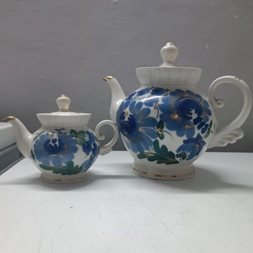 Vintage Russian porcelain teapots like new, set of 2