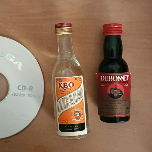 Μπουκαλάκια μινιατούρες μεταχειρισμένα, πακέτο 2