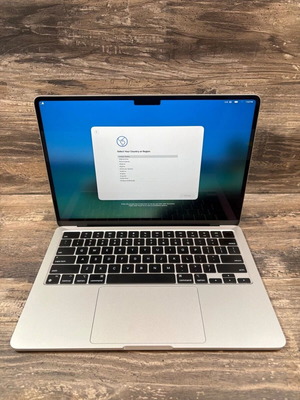 Apple MacBook Air M3 λάπτοπ με ελληνικό πληκτρολόγιο και 8GB RAM, 256GB SSD