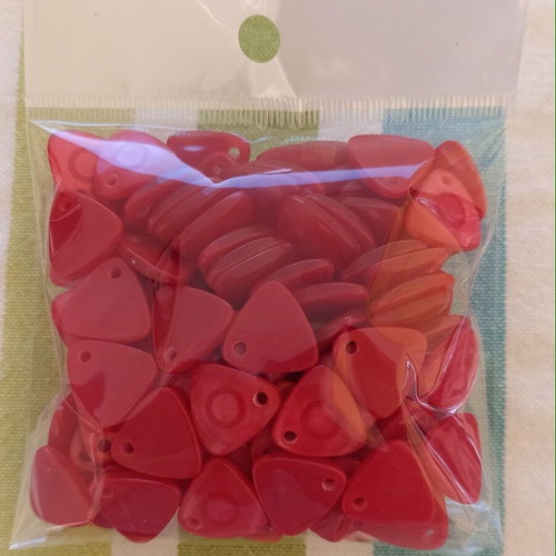 Acrylic triangular beads in 7 colors, pack of 120, new