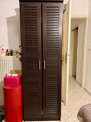 Ντουλάπα-παπουτσοθήκη σαν καινούργιο, με μικρό χτύπημα στο πλάι