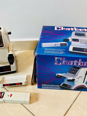 Vintage TOMY 1985 Chatbot ρομπότ παιχνίδι μεταχειρισμένο με χειριστήριο και δίσκο
