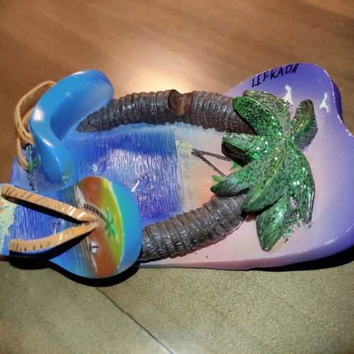 Ceramic table decoration "Lefkada" with palm trees and flip-flops, 12 x 8cm