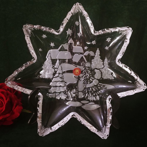 Walther Glass Mikasa Christmas Carol plate new, Christmas star design