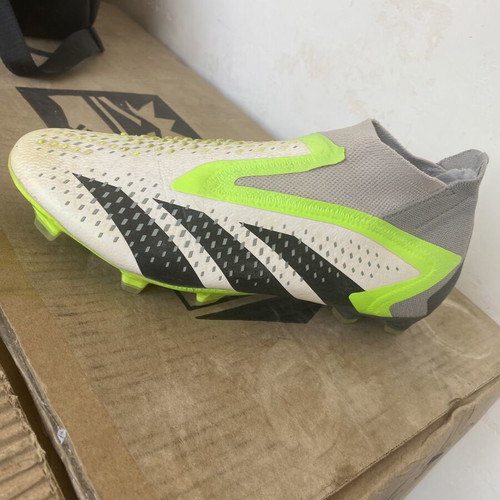 Adidas Predator Elite football shoes size 40.5 like new green