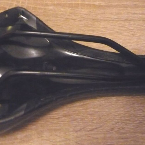 Scott Sportster genuine leather racing saddle like new