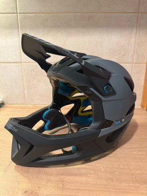 Troy LeeDesign Stage Helmet Stealth καινούργιο (M-L 57-59cm)