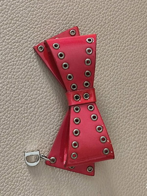 Dior vintage patent leather brooch pink fuchsia like new