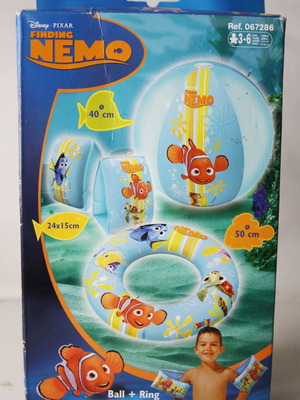 Finding Nemo Pixar Smoby inflatable ball set with ring and armband new