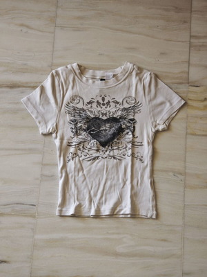 Alternative emo heart t-shirt XXS like new, Japanese brand, white